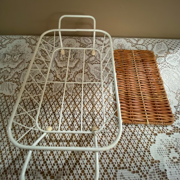 Temptations by Tara. Floral embroidery bake/serveware. 13 x 8 x 3”. 1.5 quarts. - Picture 7 of 8